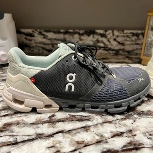 On Cloud Womens Shoes